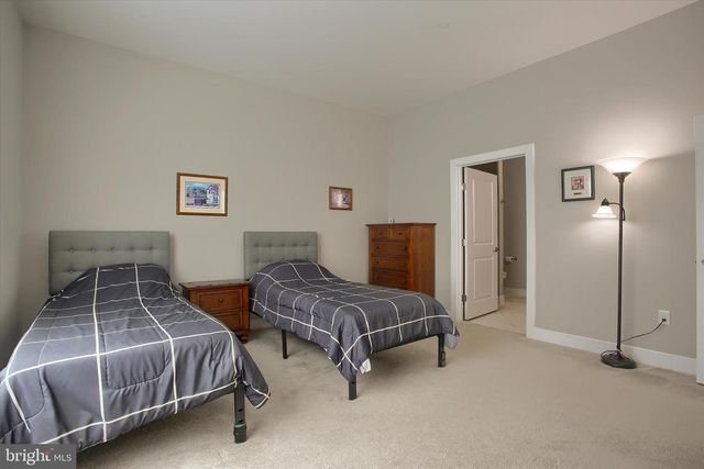 736 AURORA DR, Mechanicsburg, PA 17055