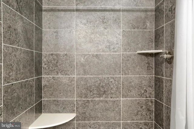 736 AURORA DR, Mechanicsburg, PA 17055