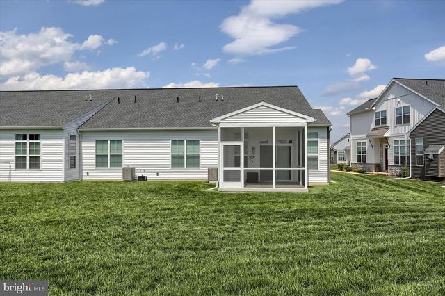 736 AURORA DR, Mechanicsburg, PA 17055