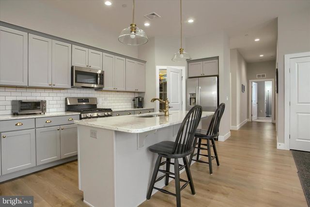 736 AURORA DR, Mechanicsburg, PA 17055