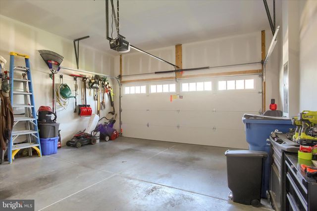 736 AURORA DR, Mechanicsburg, PA 17055