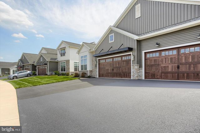 736 AURORA DR, Mechanicsburg, PA 17055