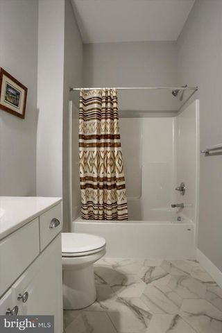 736 AURORA DR, Mechanicsburg, PA 17055