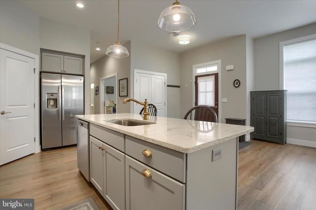 736 AURORA DR, Mechanicsburg, PA 17055
