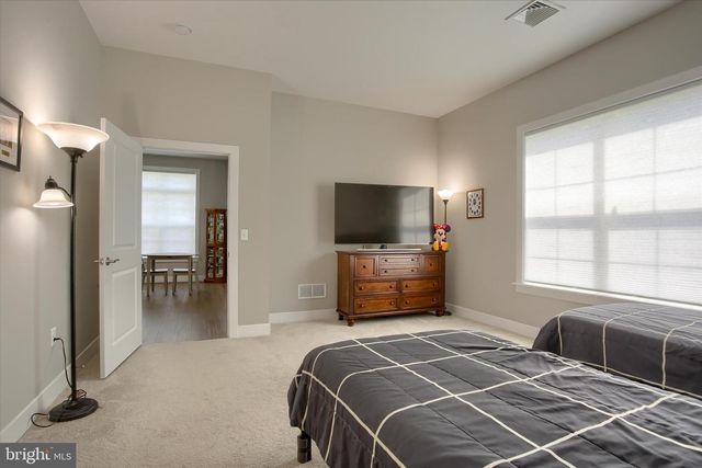 736 AURORA DR, Mechanicsburg, PA 17055