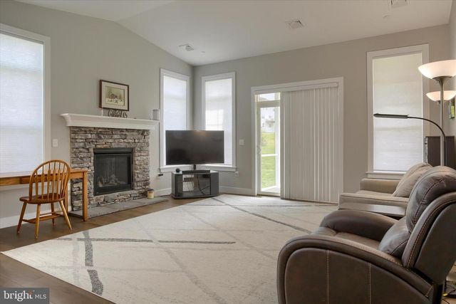 736 AURORA DR, Mechanicsburg, PA 17055