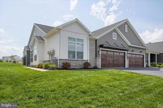 736 AURORA DR, Mechanicsburg, PA 17055