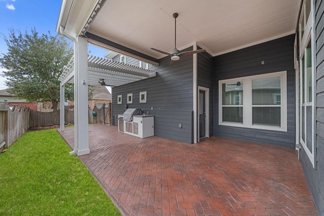 17019 Seminole Ridge Drive, Cypress, TX 77433