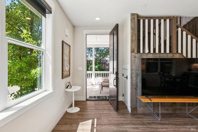 300 Hatchery Ln, Sonoma, CA 95476