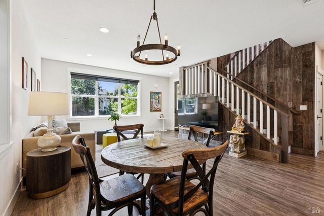 300 Hatchery Ln, Sonoma, CA 95476