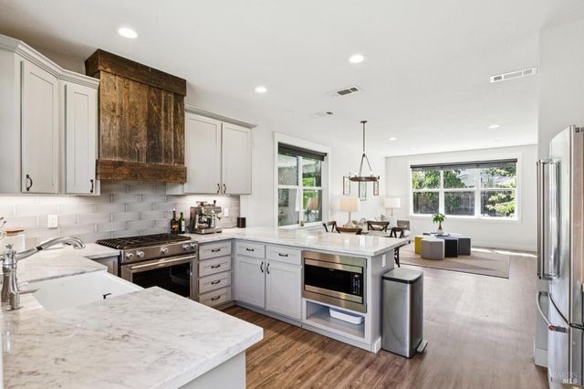 300 Hatchery Ln, Sonoma, CA 95476