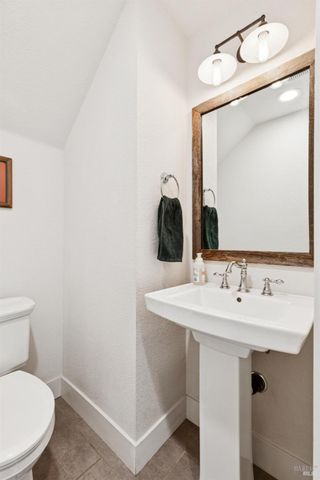 300 Hatchery Ln, Sonoma, CA 95476