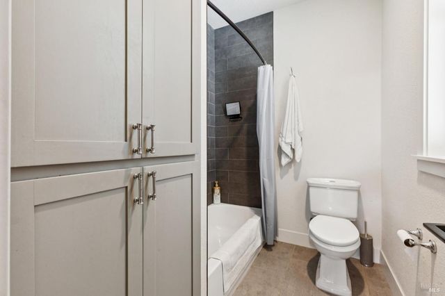 300 Hatchery Ln, Sonoma, CA 95476