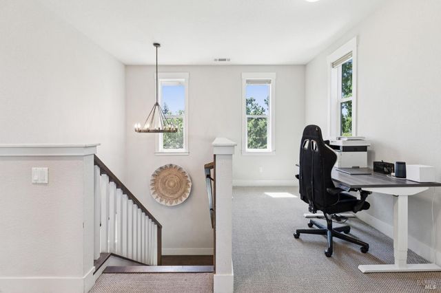 300 Hatchery Ln, Sonoma, CA 95476