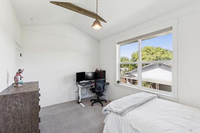 300 Hatchery Ln, Sonoma, CA 95476