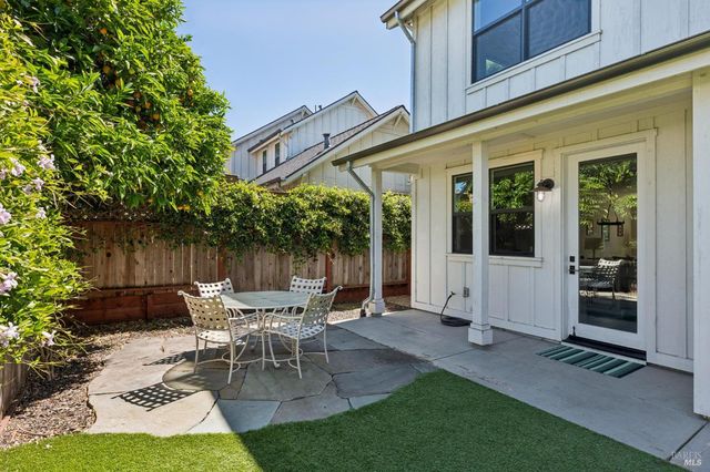 300 Hatchery Ln, Sonoma, CA 95476