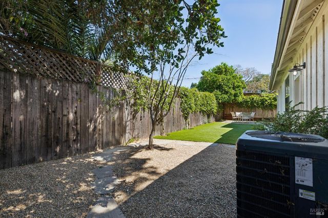 300 Hatchery Ln, Sonoma, CA 95476