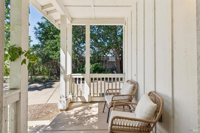 300 Hatchery Ln, Sonoma, CA 95476