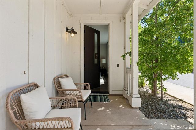 300 Hatchery Ln, Sonoma, CA 95476