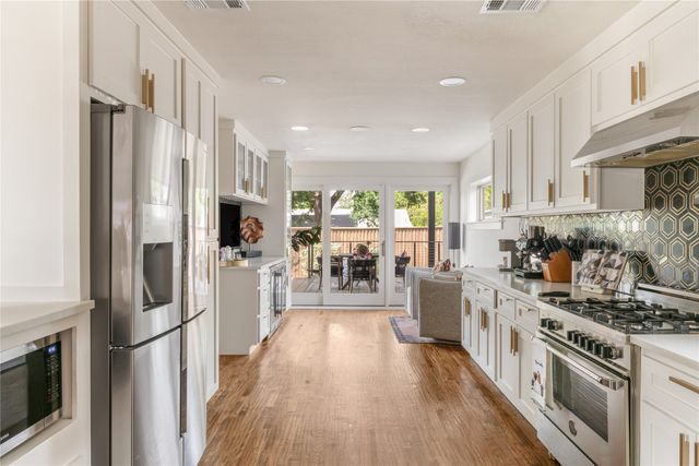 9831 Lakemont Drive, Dallas, TX 75220