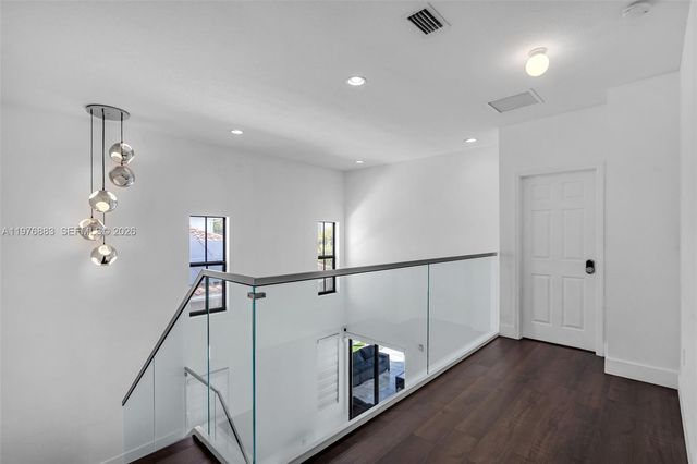 1005 NW 100th Ave, Miami, FL 33172