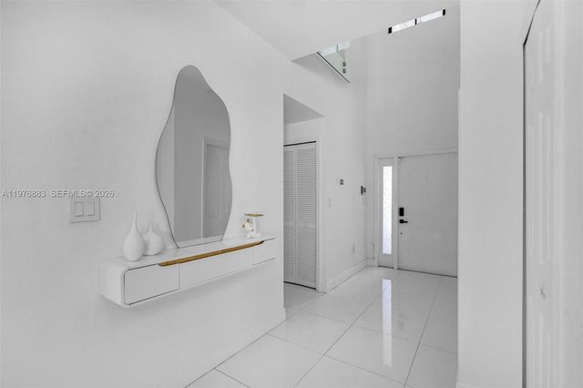 1005 NW 100th Ave, Miami, FL 33172