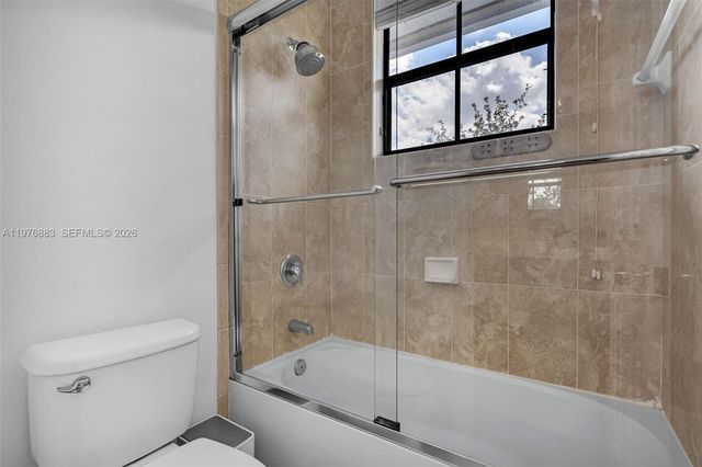 1005 NW 100th Ave, Miami, FL 33172