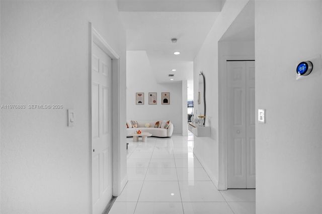 1005 NW 100th Ave, Miami, FL 33172