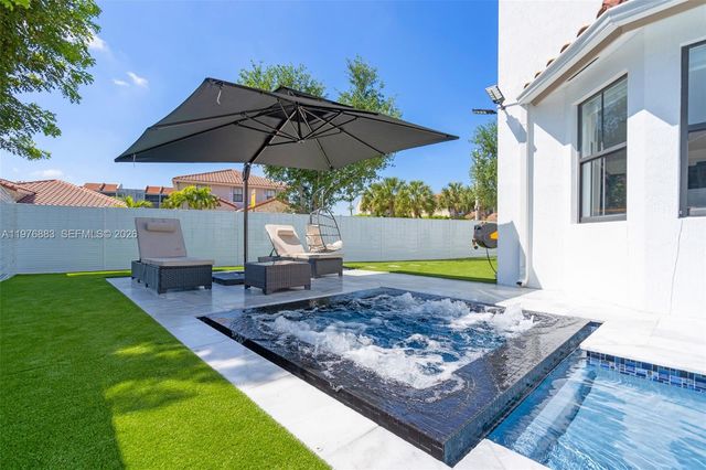 1005 NW 100th Ave, Miami, FL 33172