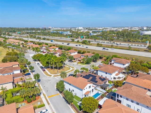 1005 NW 100th Ave, Miami, FL 33172