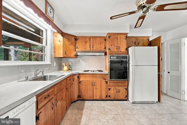516 WESLEY RD, Springfield, PA 19064