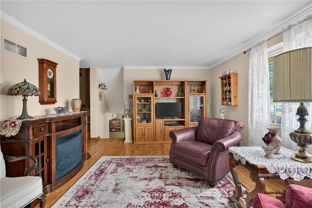53 Oregon Trail, Bethel Park, PA 15102
