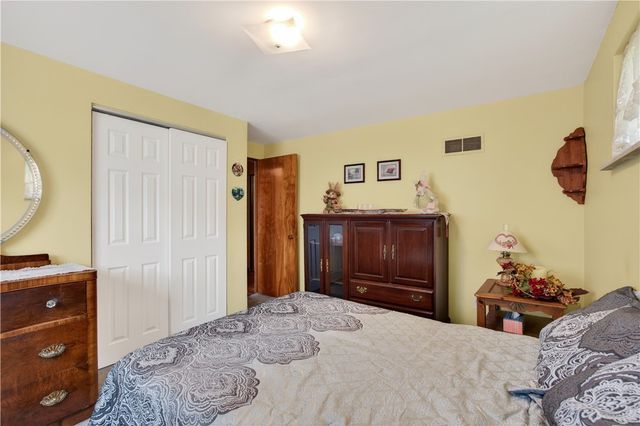 53 Oregon Trail, Bethel Park, PA 15102