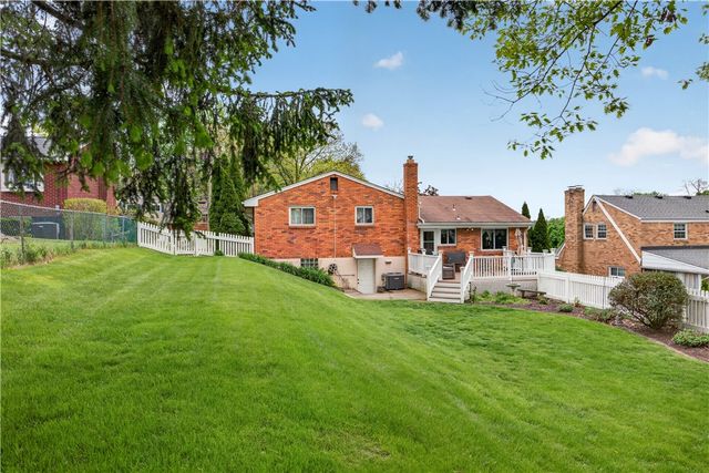 53 Oregon Trail, Bethel Park, PA 15102