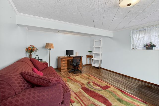 53 Oregon Trail, Bethel Park, PA 15102
