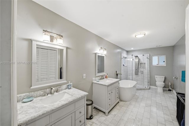 1081 NW 198th St, Miami Gardens, FL 33169