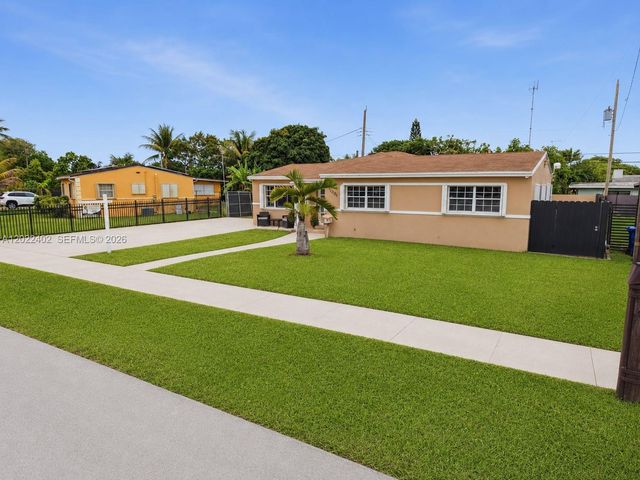1081 NW 198th St, Miami Gardens, FL 33169