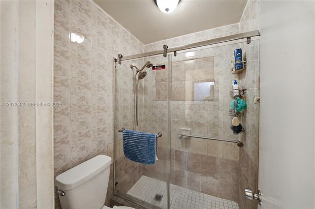 1081 NW 198th St, Miami Gardens, FL 33169