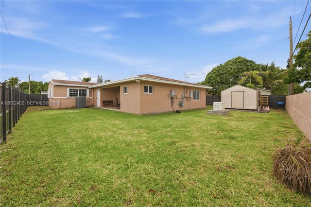 1081 NW 198th St, Miami Gardens, FL 33169