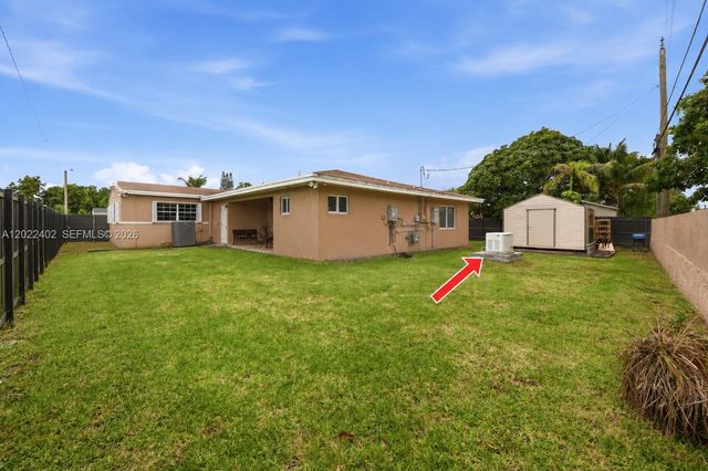1081 NW 198th St, Miami Gardens, FL 33169