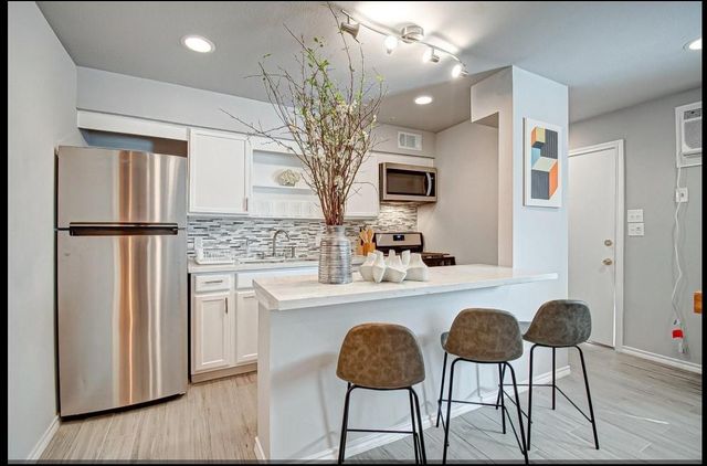 1903 Commonwealth Street 17, Houston, TX 77006