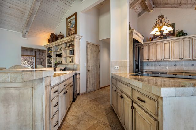 57450 E Hwy 125 560, Monkey Island, OK 74331