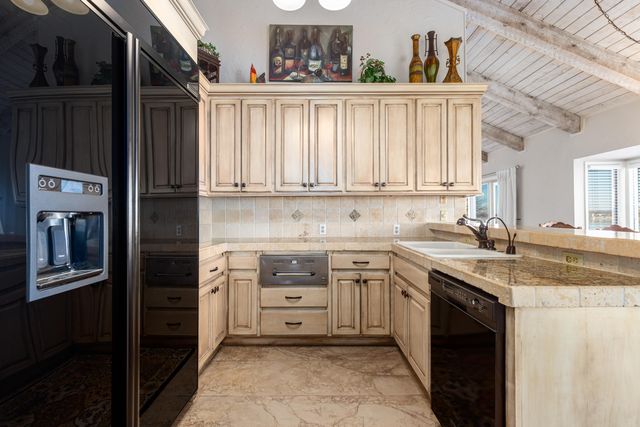 57450 E Hwy 125 560, Monkey Island, OK 74331