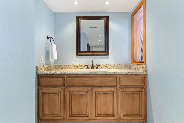 57450 E Hwy 125 560, Monkey Island, OK 74331