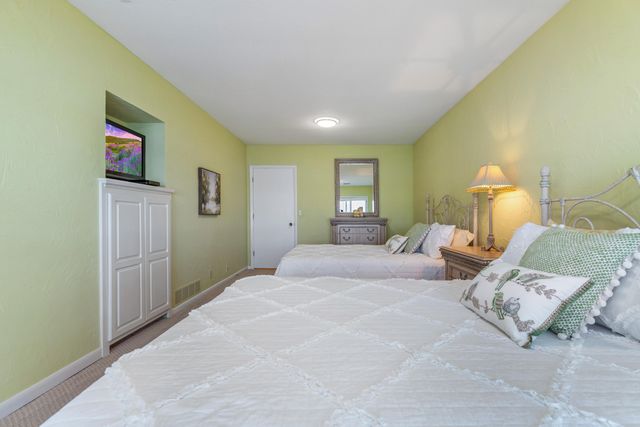 57450 E Hwy 125 560, Monkey Island, OK 74331