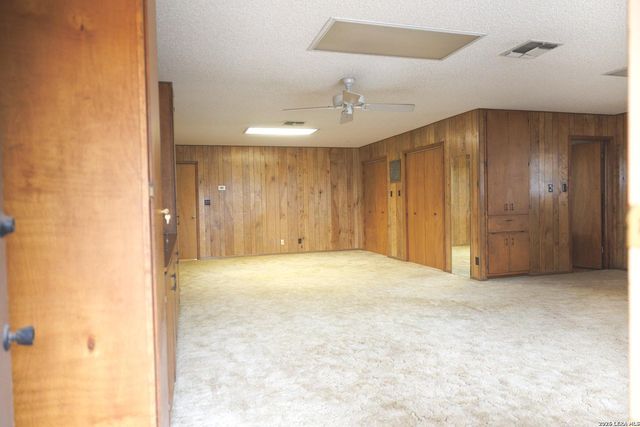 105 S Sayers, Devine, TX 78016