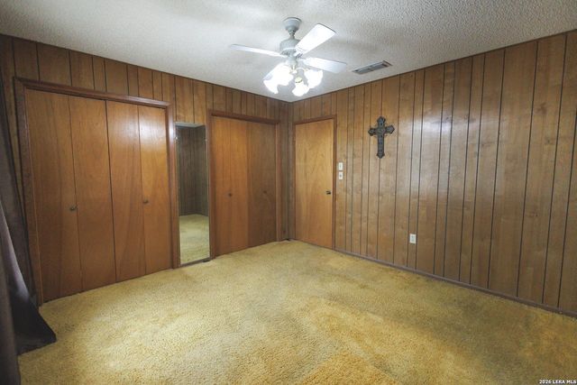 105 S Sayers, Devine, TX 78016