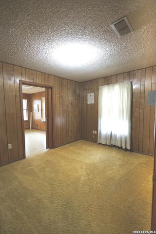105 S Sayers, Devine, TX 78016