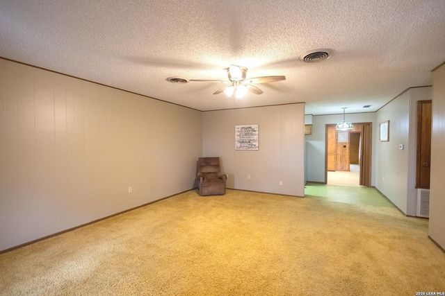105 S Sayers, Devine, TX 78016