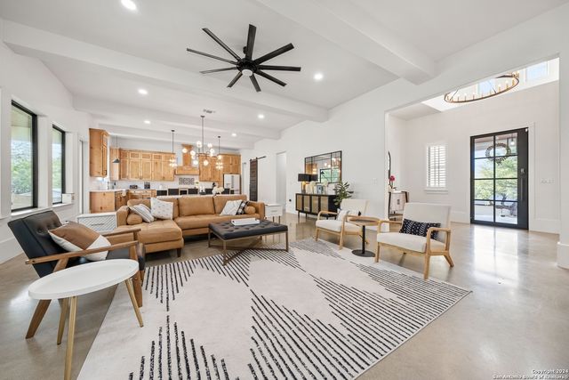 211 SPACIOUS SKY, San Antonio, TX 78260